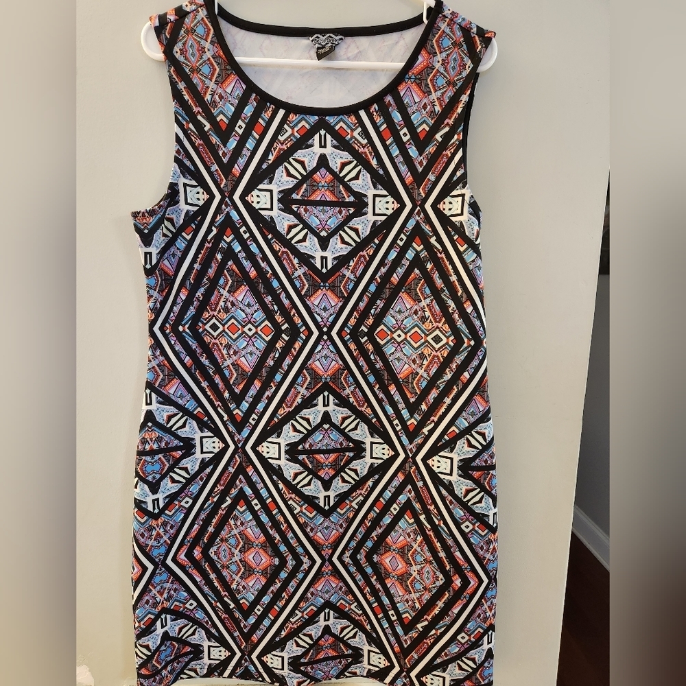 Geometric Patterned Midi Dress - Black, White, Red